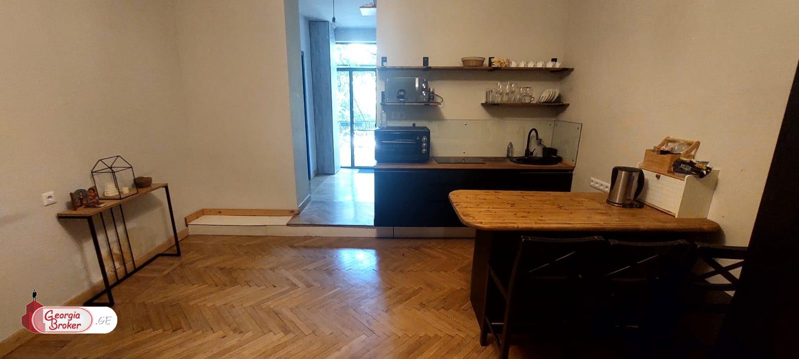 ქირავდება ახალი გარემონტებული 6 ოთახიანი ბინა ვერის პარკთან